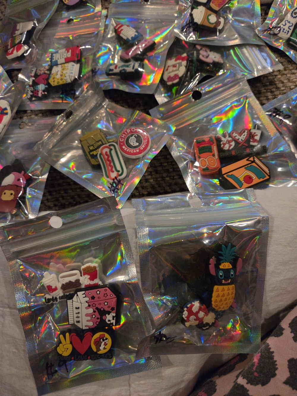 Assorted Croc Charms - Picture 5 of 9